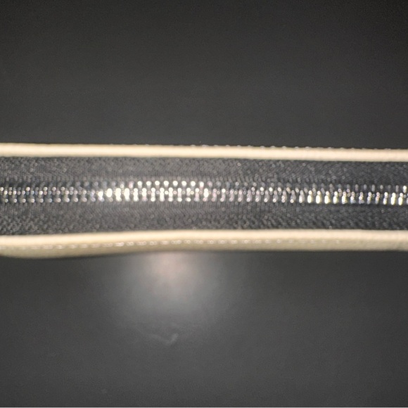 Disney Cream Clutch with Mickey and Minnie Design - Picture 4 of 6